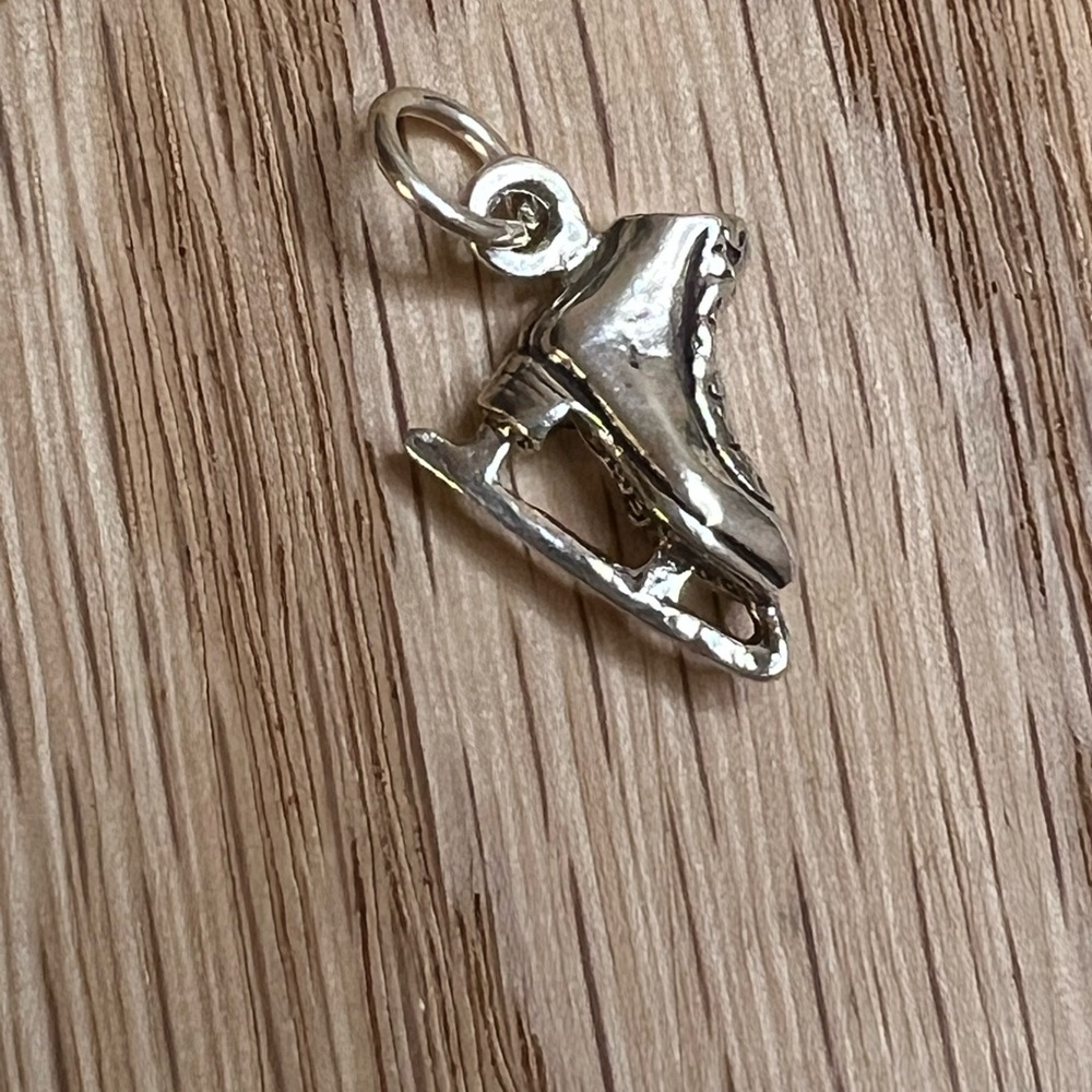 Teeny Tiny Ice Skate Figure Skate Vintage Sterling Silver 925 NOS Charm - Picture 3 of 5